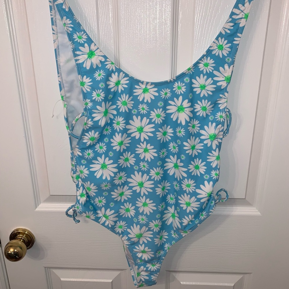 Daisy One Piece swim suit by island love size XL blue white green